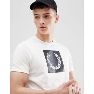 NWT Fred Perry Printed Laurel Wreath T-Shirt